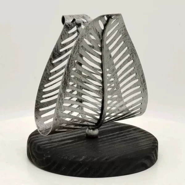 Elegant Metal Leaf Napkin Holder – Decorative Tabletop Accessory for Home and Hospitality