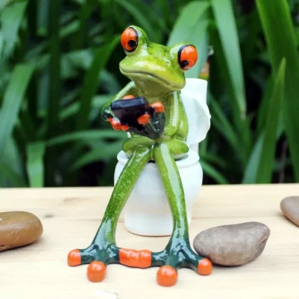 Charming Resin Frog Statue for Indoor & Outdoor Decor - Image 6