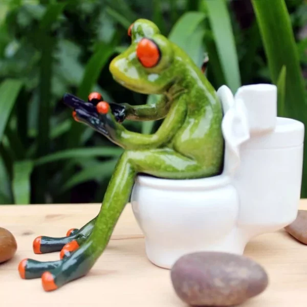 Charming Resin Frog Statue for Indoor & Outdoor Decor - Image 4