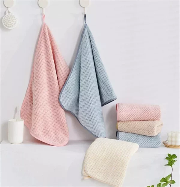 Luxurious Quick-Dry Coral Fleece Bath Towel - Image 4