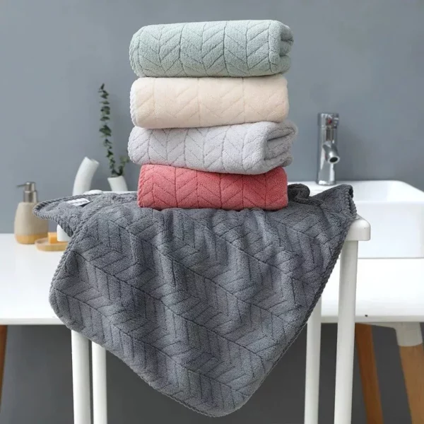 Luxurious Cotton-Polyester Blend Towel