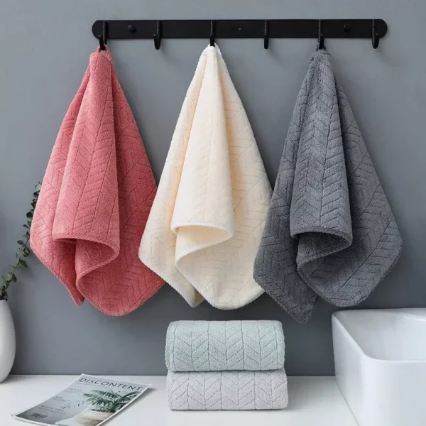 Luxurious Cotton-Polyester Blend Towel