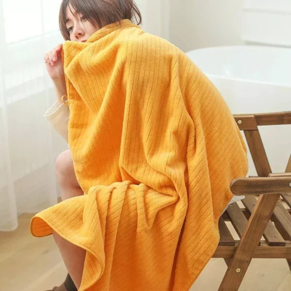 Luxurious Coral Fleece Bath Towel - Image 3