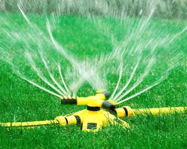 360° Trigeminal Automatic Rotating Garden Sprinkler