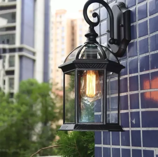 Elegant Vintage Outdoor Wall Lamp - Image 6