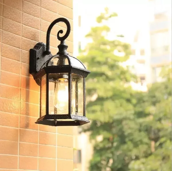 Elegant Vintage Outdoor Wall Lamp