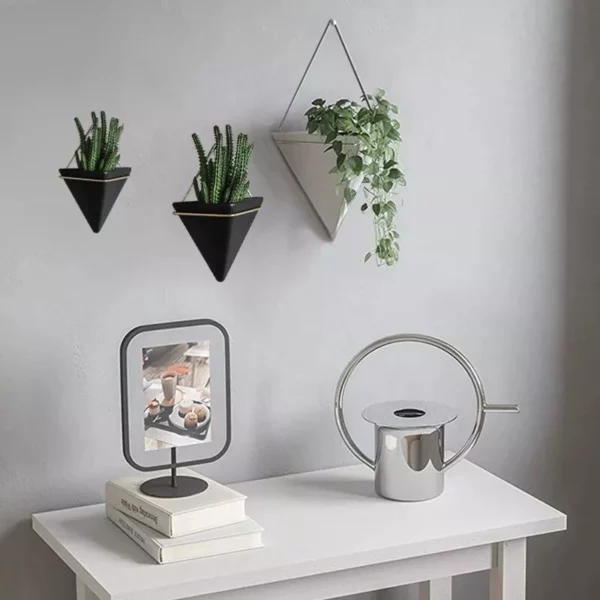 Wall Mounted Triangle Plant Flower Pot