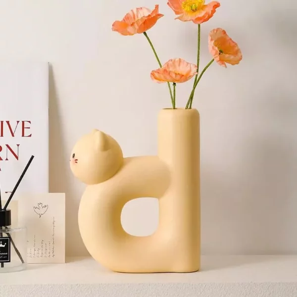 Charming Cat Letter D-Shaped Resin Vase