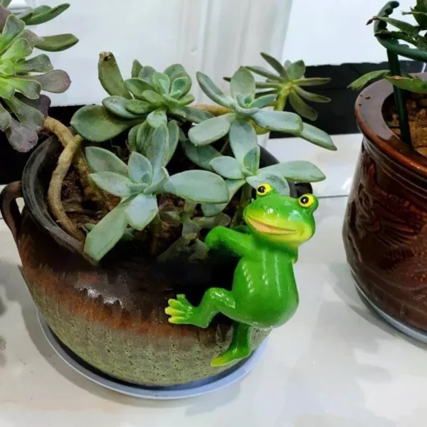 Charming Resin Frog Statue Plant Pot Hangers for Garden Decor