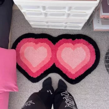 Heart-Shaped Tufted Rug