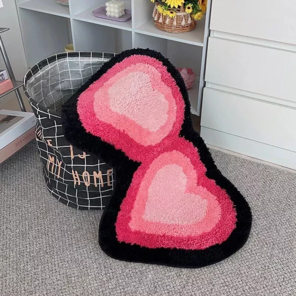 Heart-Shaped Tufted Rug