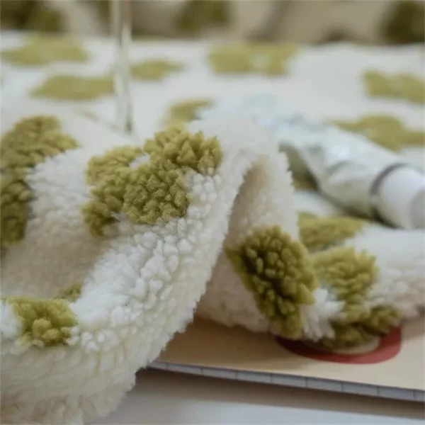 Luxurious Double-Sided Plush Floral Bedspread & Sofa Throw - Image 7