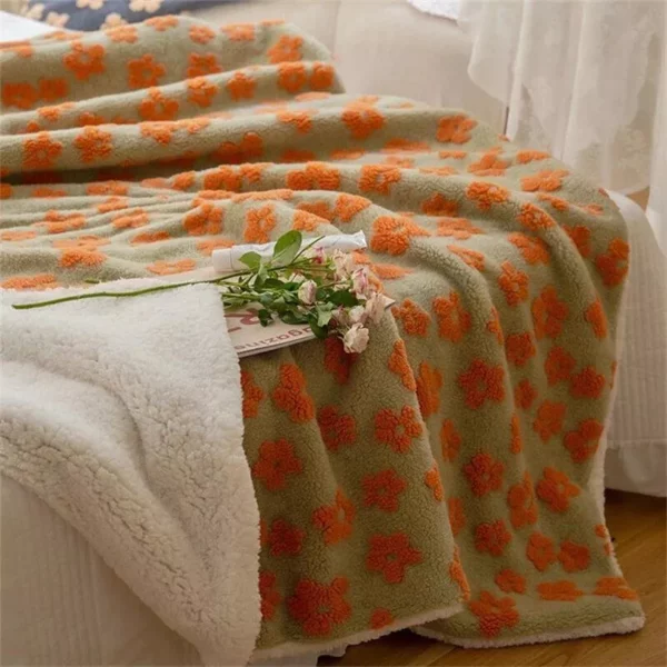 Luxurious Double-Sided Plush Floral Bedspread & Sofa Throw - Image 3