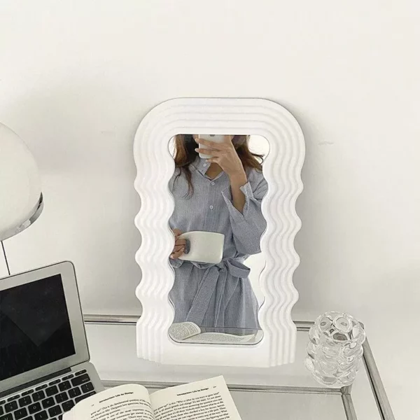 Charming Vintage-Inspired Decorative Wall Mirror - Image 6