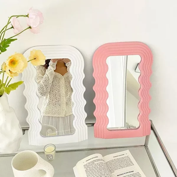 Charming Vintage-Inspired Decorative Wall Mirror - Image 3