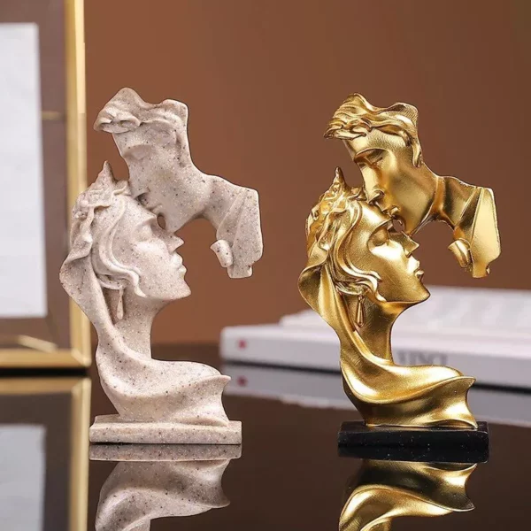 Golden Passionate Kiss Sculpture Luxury Resin Lovers Statue