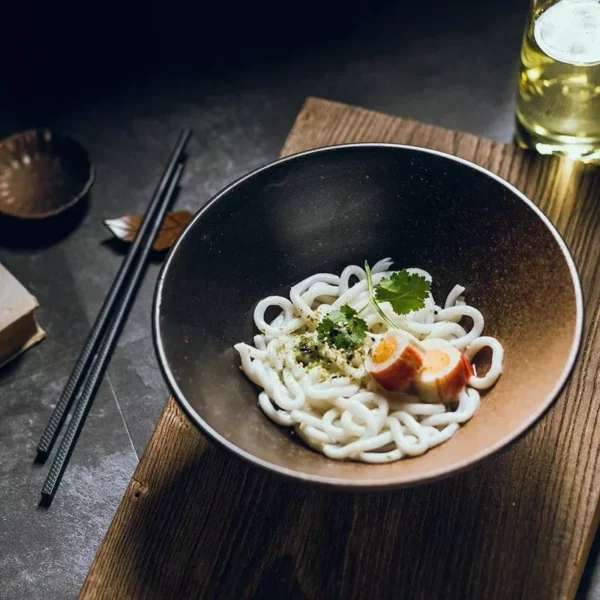 Japanese Porcelain Ramen & Noodle Bowl – Eco-Friendly, Large Ceramic Serving Dish