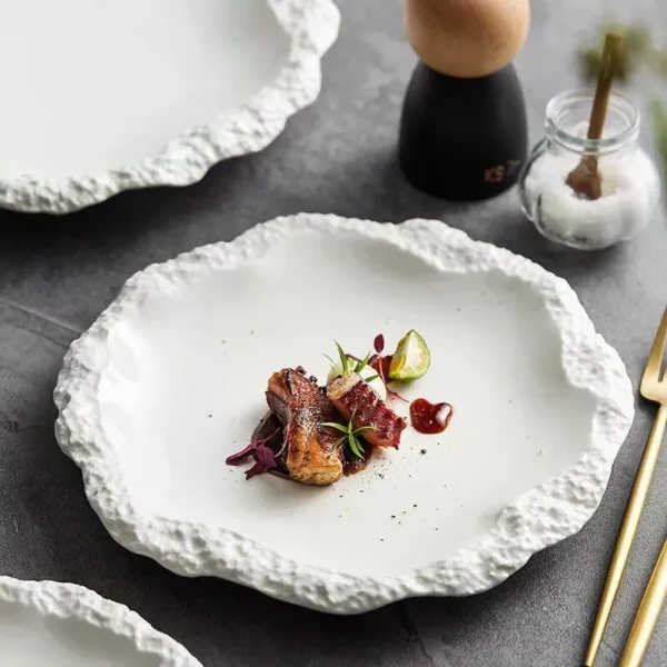 Elegant European Style Ceramic Tableware – Rockpattern Shallow Plate for Home and Business